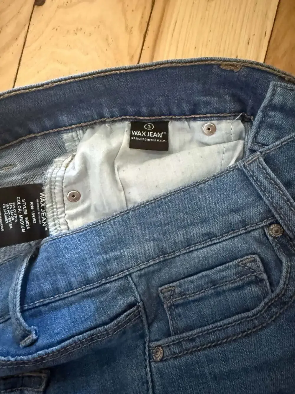 Wax Jean Women's Style 90024 Medium Wash Distressed Skinny Jeans Size 3